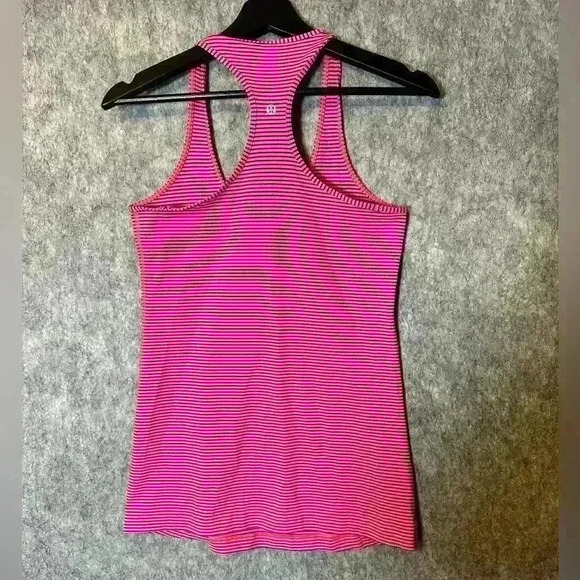 Lululemon Racerback Striped Tank - Size 8 - Picture 3 of 4